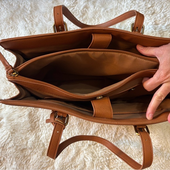 Ecosusi Sophisticated Tan Vegan Laptop Tote/3 Layer Computer Bag - Picture 5 of 16